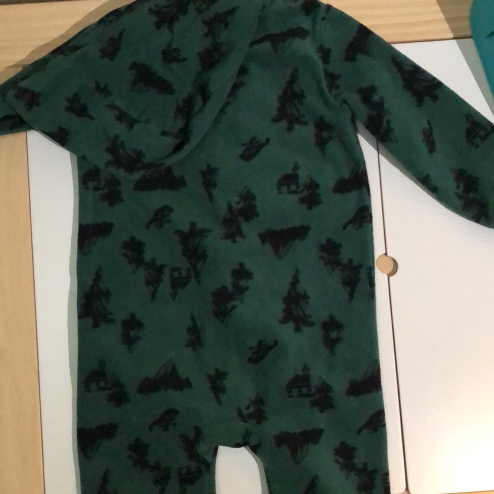 Carters bundle size 24months - Picture 7 of 8